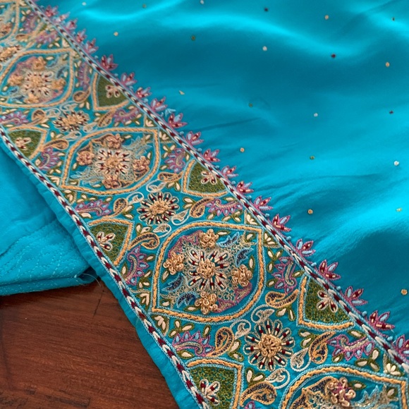 Blue Pure Chinnon Chiffon Outfit with Dupatta and Heavy Pants - Picture 2 of 10